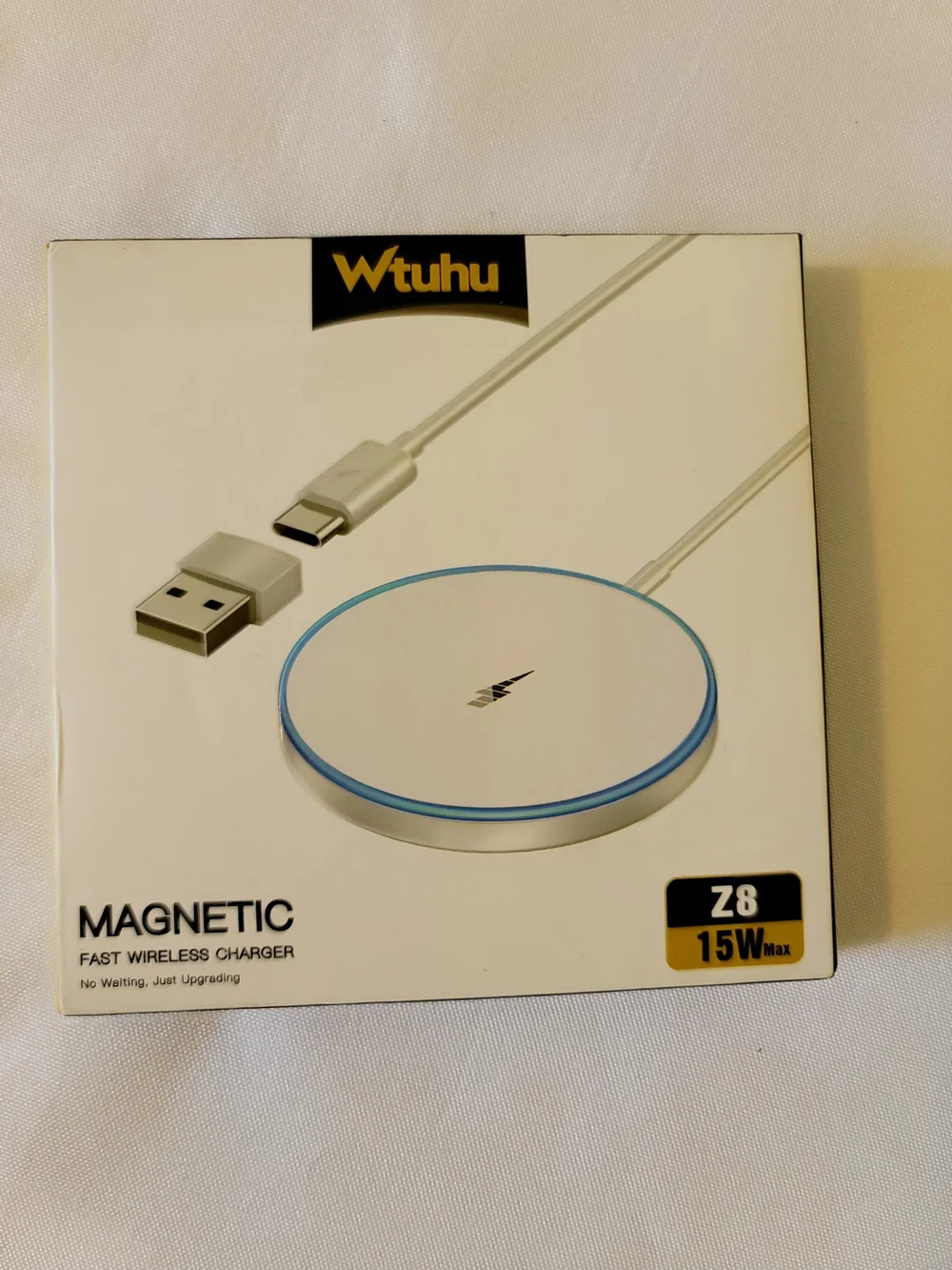 Z8 Magnetic Fast Wireless Charger — White with Blue Trim